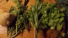 Smažené,  vepřové řízky z krkovičky v bylinkách