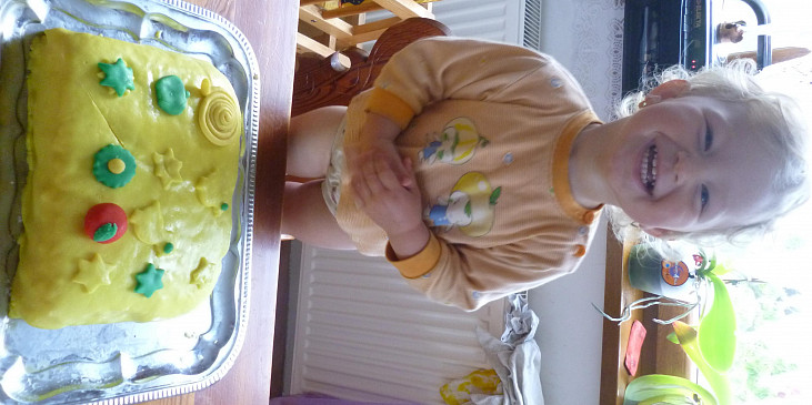 Zkouška dortu k narozeninám (to y´byla radost od mladší dcery)