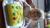 Zkouška dortu k narozeninám, fotka s dortem u starší dcery