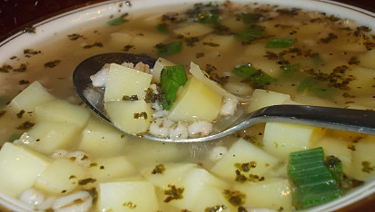 Babiččina zapomenutá, kroupová česnečka
