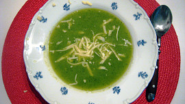 Brokolicová polévka s tymianem