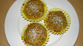 Celozrnné muffiny s medovou polevou