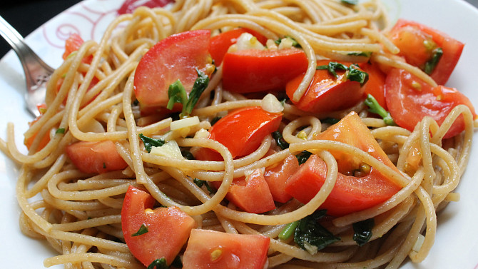 Celozrnné špagety aglio&tomato - lehké, letní a dobré, by BarborkaS.