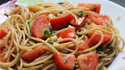 Celozrnné špagety aglio&tomato - lehké, letní a dobré, by BarborkaS.