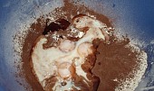 Čokoládový dort z čokolády (Prosyjeme mouku, přidáme žloutky a podmáslí)