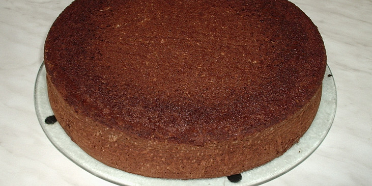 Čokoládový dort z čokolády (a upečeme)