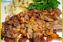Drůbeží jatýrka na zauzené slanině s liškama