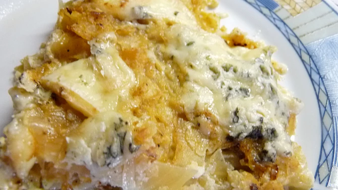 Gratinovaný květák se zelím a zapečený s nivou v mikrovlnce - CRISP