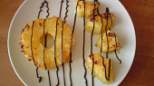 Grilovaný ananas v rumovém láku