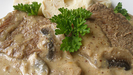 Kančí ( vepřové) na celeru a hrubozrnné hořčici