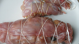 Králík se šalvějovou nádivkou