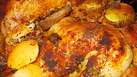 Kuře pečené  na mrkvovo-řepném a zelném polštáři