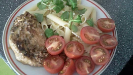 Kuřecí steak s těstovinami
