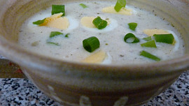 Lehká polévka ze syrovátky a podmáslí