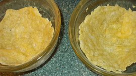 Letní zeleninový salát  v sýrovém košíčku