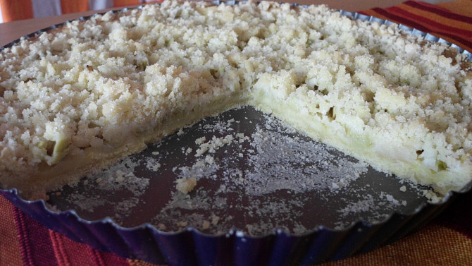 Linecký rebarborový koláč s drobenkou