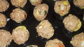 Masové kuličky s jablky, cuketou a ovesnými vločkami