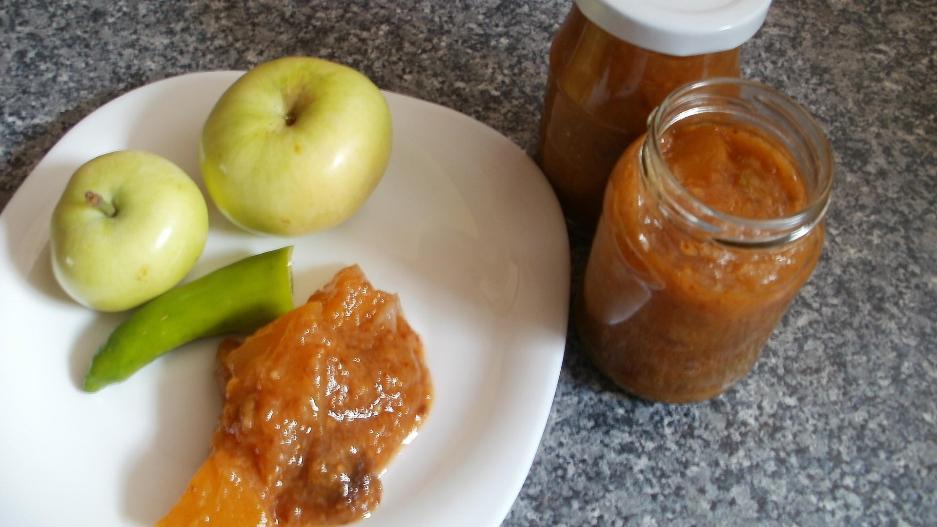 Melounovo-fíkové čatní s jablky