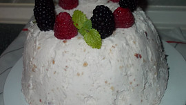 Letní osvěžující pochoutka s ovocem