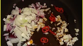 Pikantní mangoldovo-cuketová omáčka na těstoviny