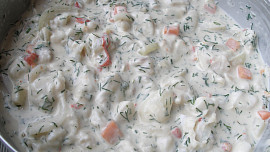 Rybí salát v koprové remuládě