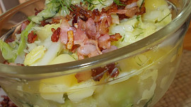 Kapustovo- bramborový salát se slaninou a koprem