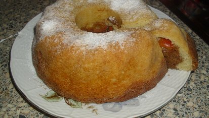 Šlehačkový koláč s třešněma