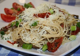 Špagety s chutí Středomoří