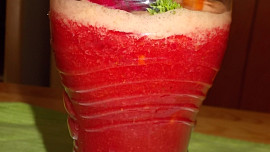 Štáva z řapíkatého celeru, mrkve, ředkve a červené řepy