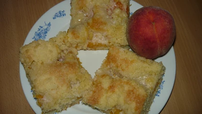 Svěží broskvový koláč