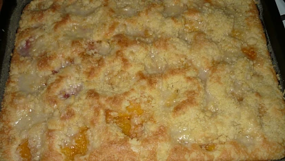 Svěží broskvový koláč