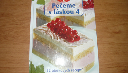 Svěží broskvový koláč