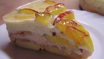 Tvarohový dort s nektarinkami