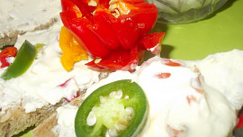 Vaječná pomazánka s chilli papričkama ( aneb  pálí, pálí, pálí )