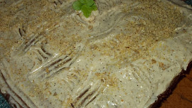 Vláčný, karamelovo-kakaový perník s ořechy a brusinkami