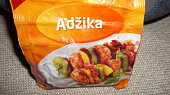 Vypečené fazolkové kuře na slanině s adžikou (koření Adžika...)