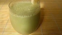 Banánový milkshake z čaje Matcha