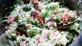 Bibinčiny kuřecí stehna plněná cuketovou nádivkou