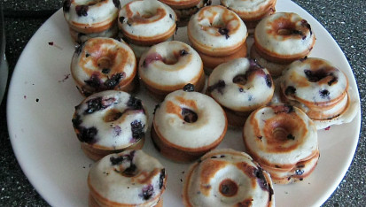 Borůvkové Donuts - Donut maker