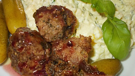 Bramborový salát s koprem a balkánským sýrem