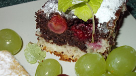 Barevná a vláčná buchta " cik - cak" s ovocem