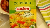 Buřty se zelím a cuketou na pivu, koření.. výborné :-)