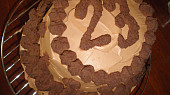 Čokoládový dort, zdobený pařížskou šlehačkou