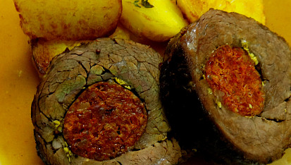 Hovězí pupek s čabajkou, Hovězí pupek s čabajkou