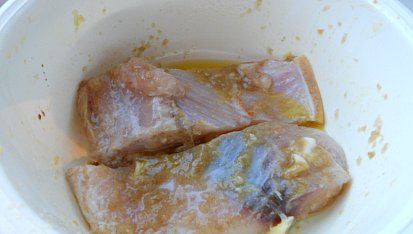 Kapr v zázvorovo-česnekové marinádě