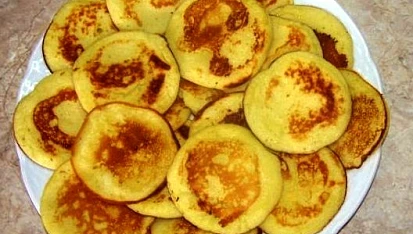 Lívance s tvarohem a skořicí