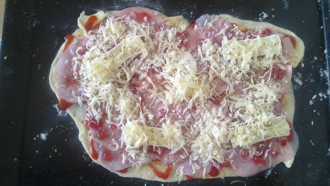 Domácí pizza II., pizza před upečením