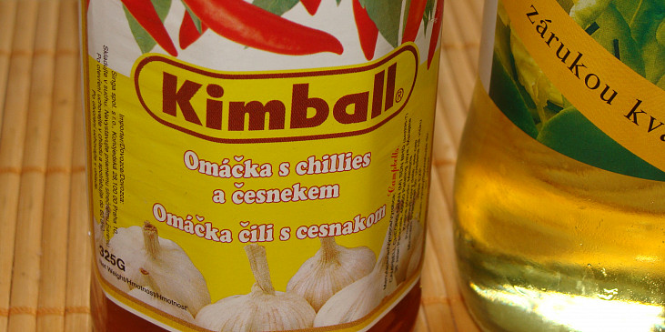 chilli omáčka s česnekem