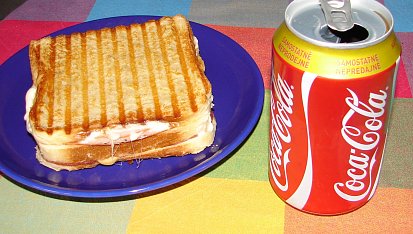 Panini s anglickou slaninou, šunkou a sýrem