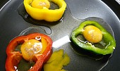 Paprikové řezy se sázenými vejci